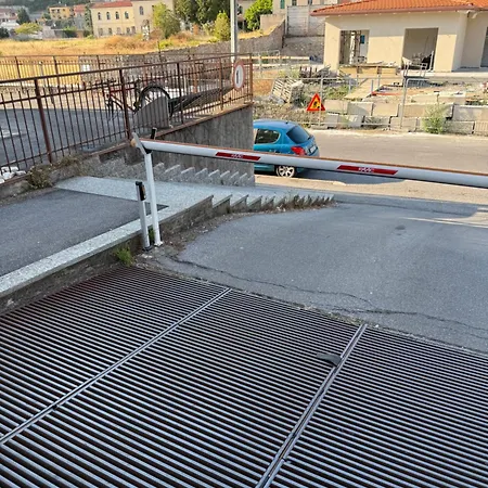 Micki 1 E * Ventimiglia