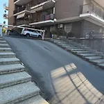 Micki 1 E