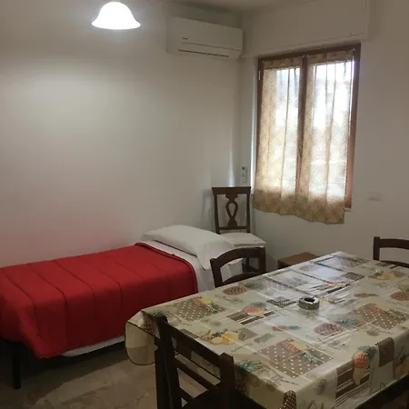 Micki 1 E Apartment