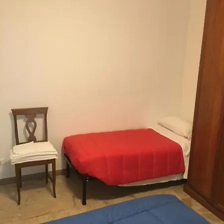 Micki 1 E