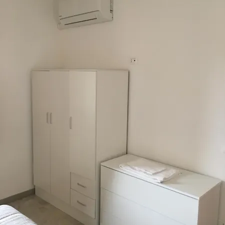 Micki 1 E 아파트 *