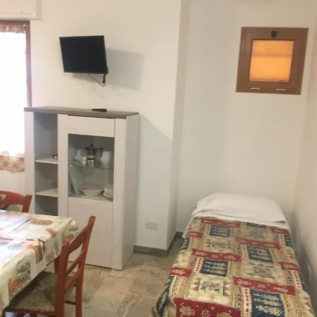 Micki 1 E Apartment