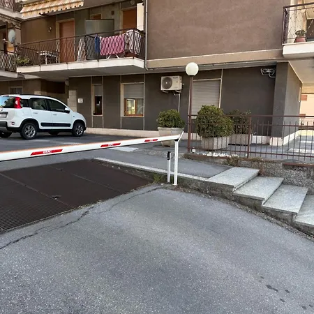 Micki 1 E Apartment