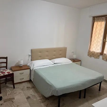 Micki 1 E Apartment